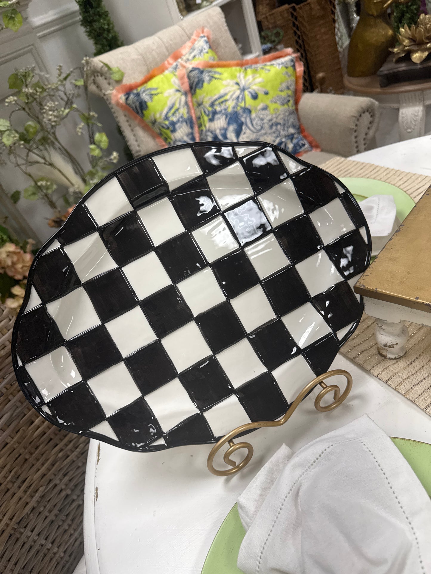 CHECKERED PLATTEr
