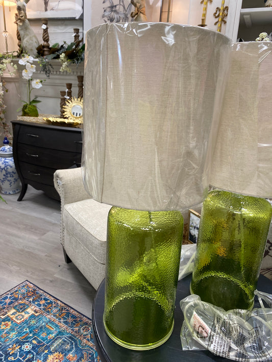 Pattern seeded glass in meadow green with natural linen shade