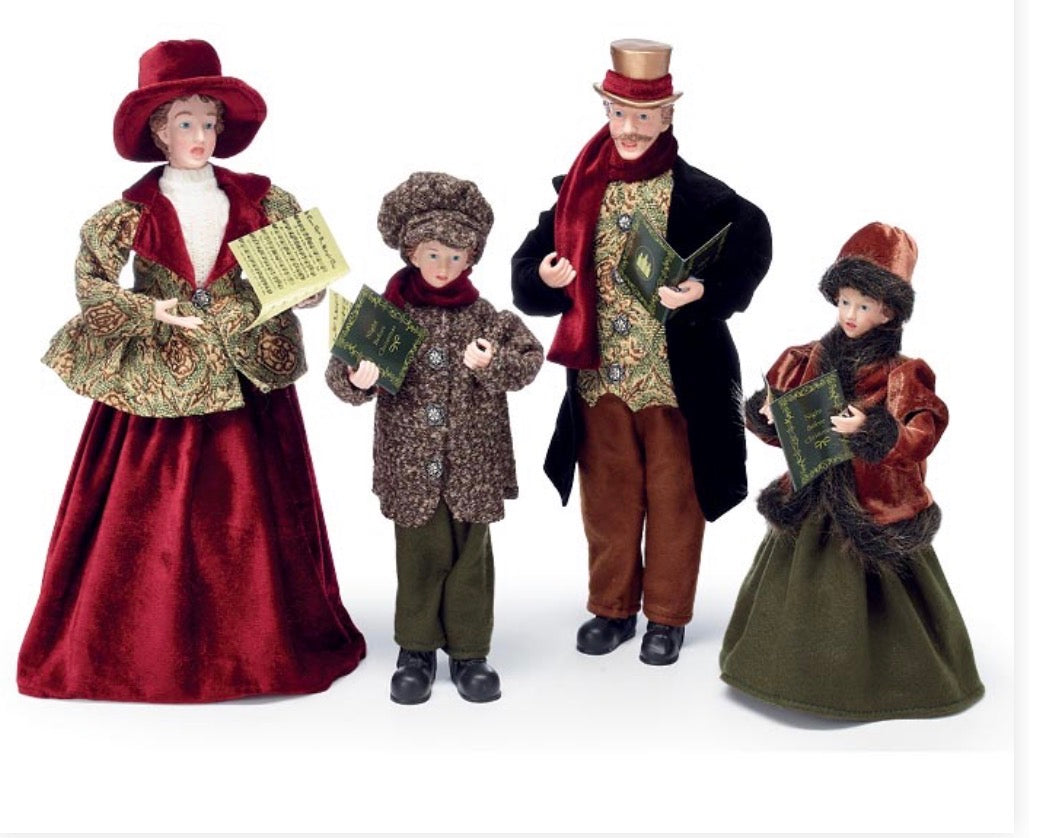 SMALL STANDING HOLIDAY CAROLER FAMILY