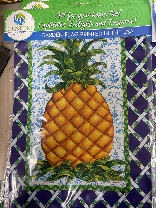 Elegant pineapple flag