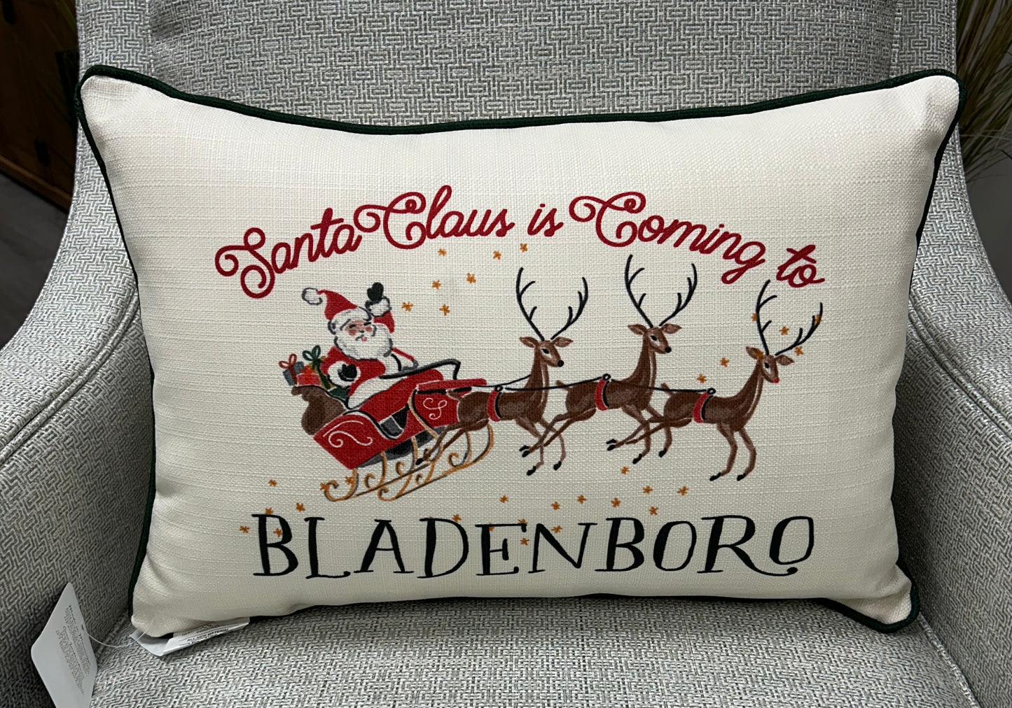 Santa Claus is Coming to…Bladenboro or can be personalized to show your hometown or child’s name