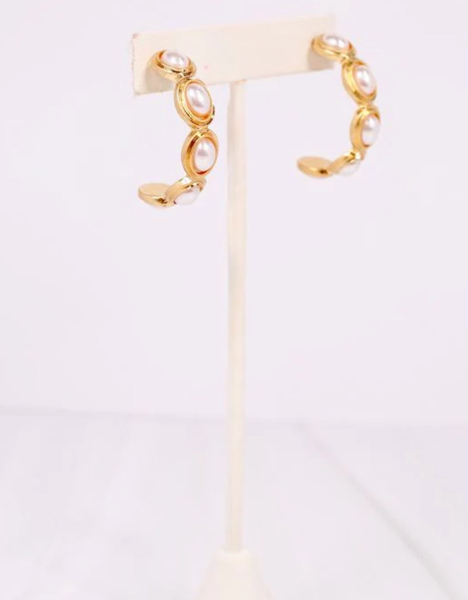 Dalma Pearl Hoop Earring