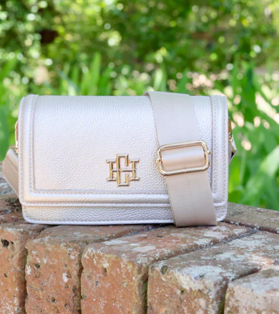 Maverick crossbody with pocket