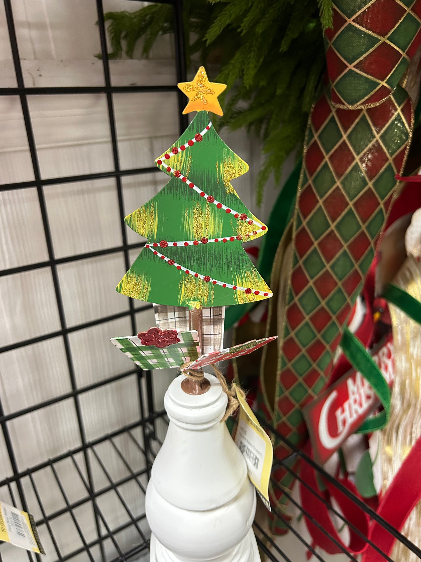 Tree with Gifts Finial