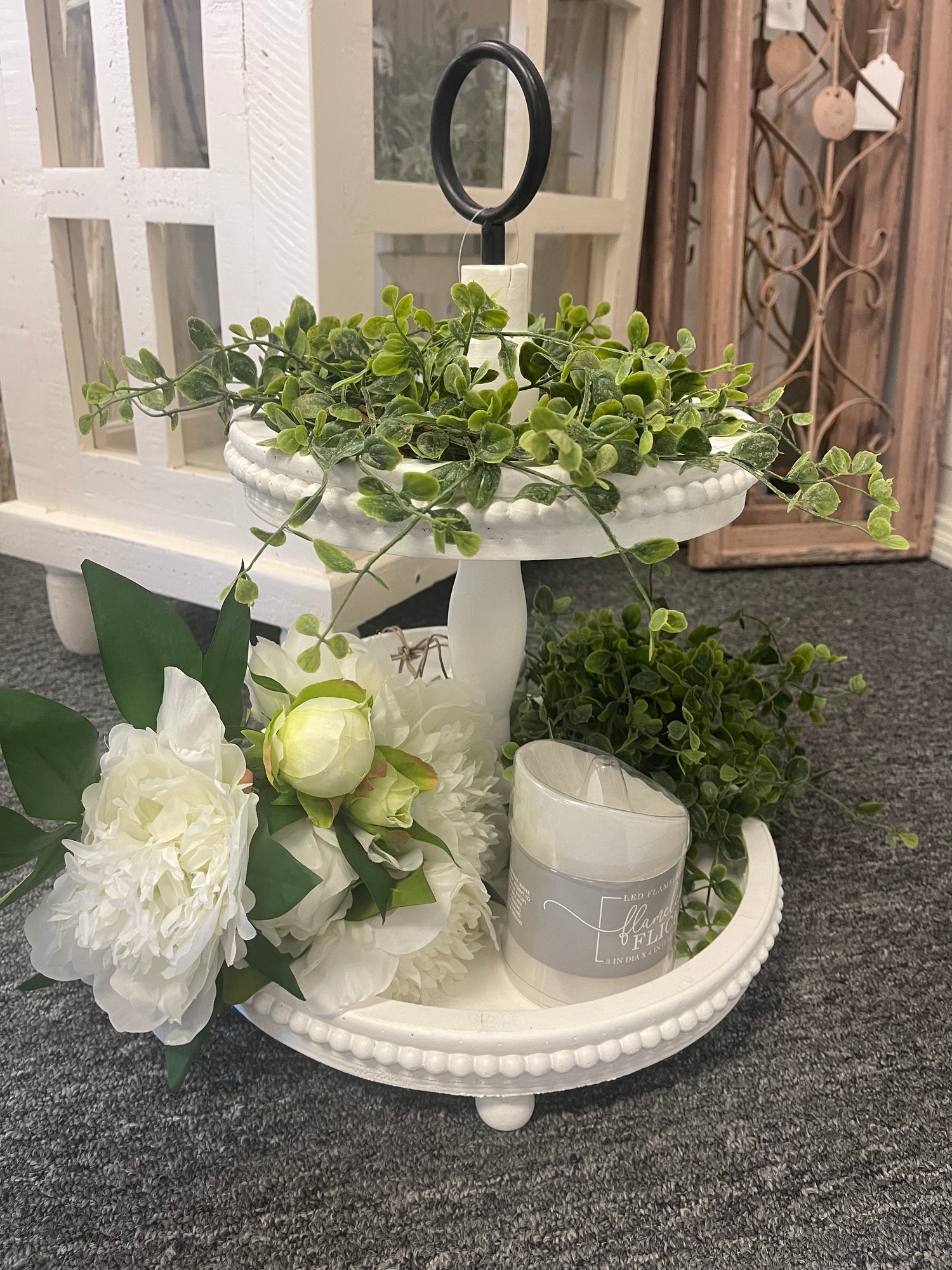 Risers /trays/pedestals