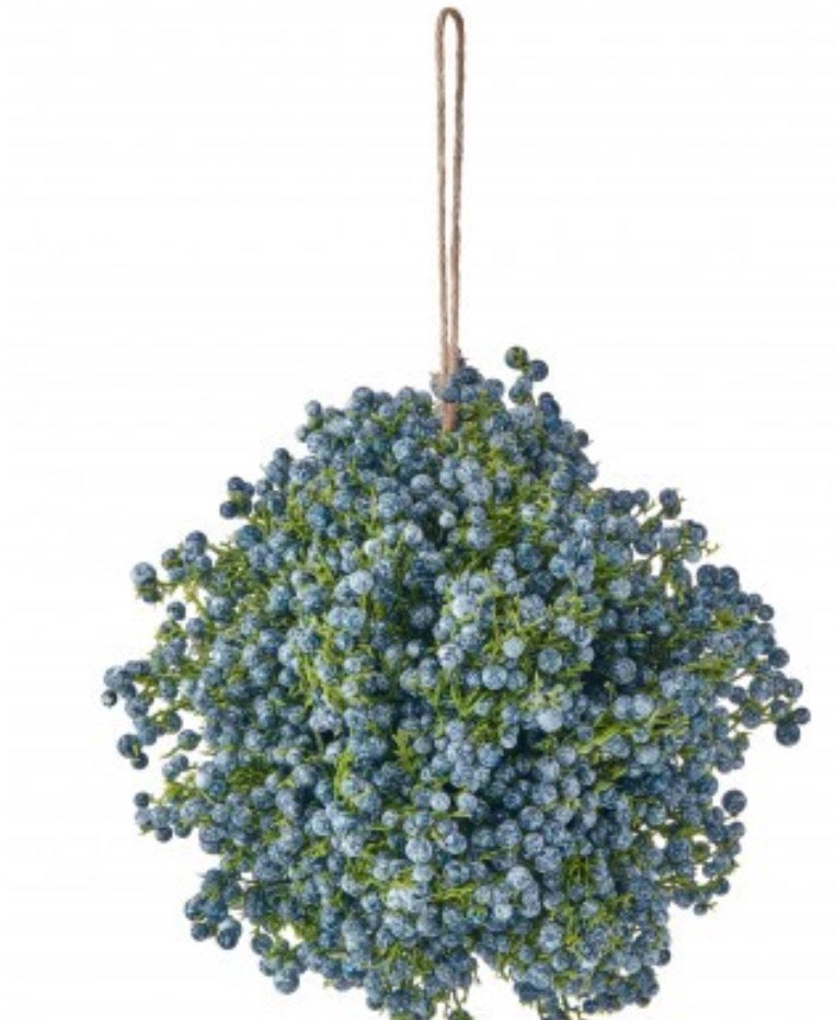 6" JUNIPER BERRY KISSING BALL