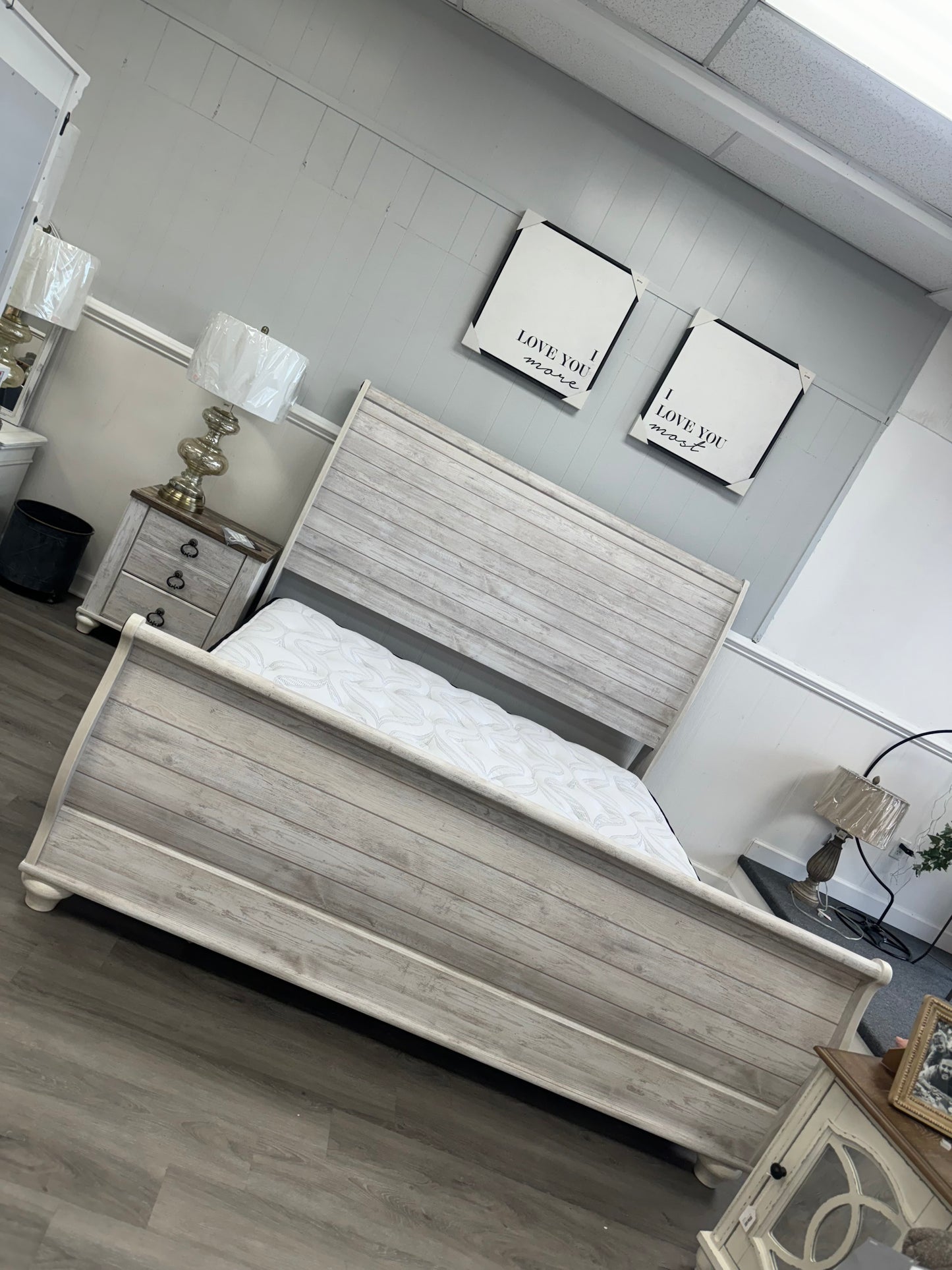 Willowton bedroom collection