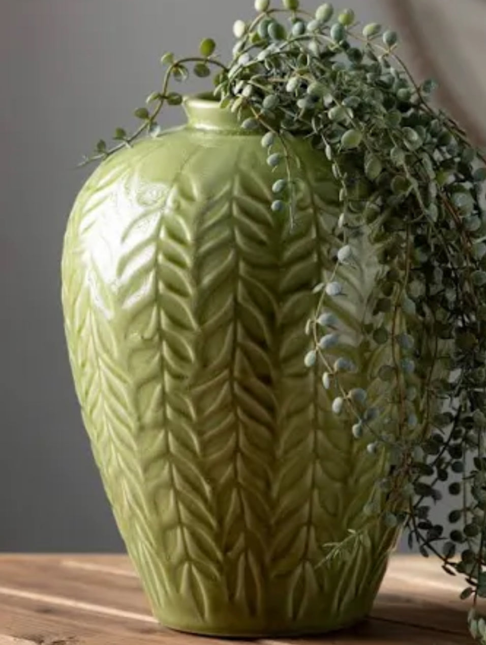 Green leaf vase