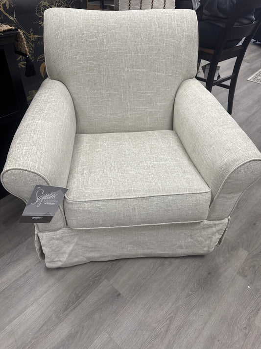 Linen glider