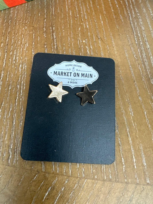 Star stud earrings