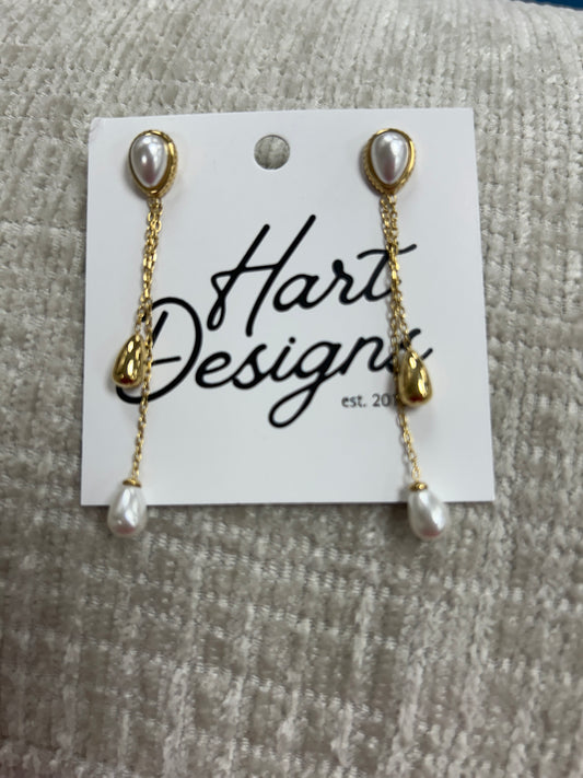 Pearl tear drop dangle earrings