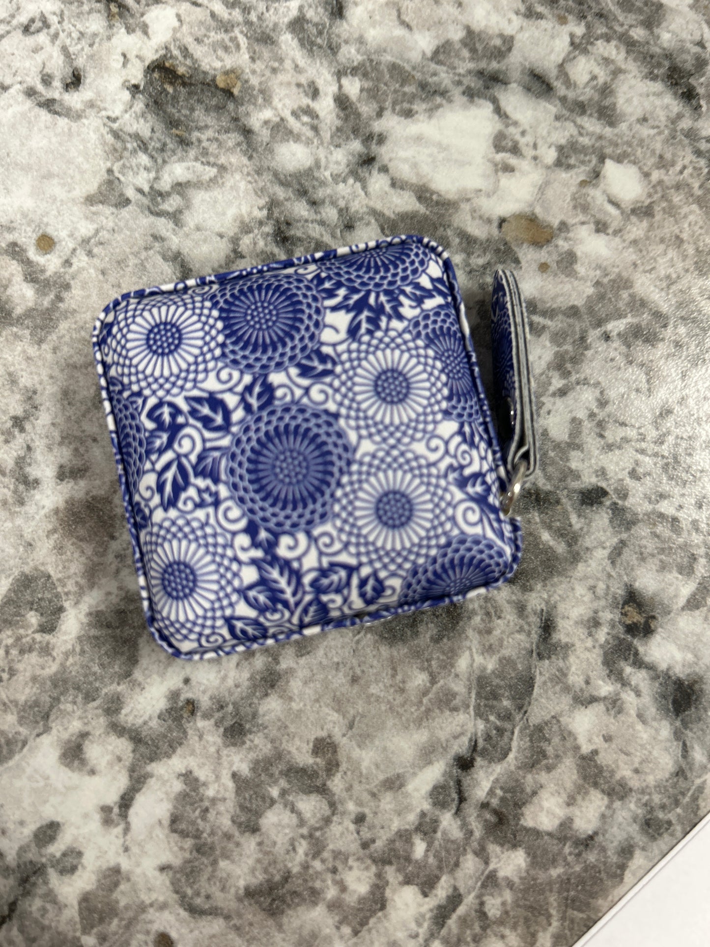 Chinoiserie tape measure