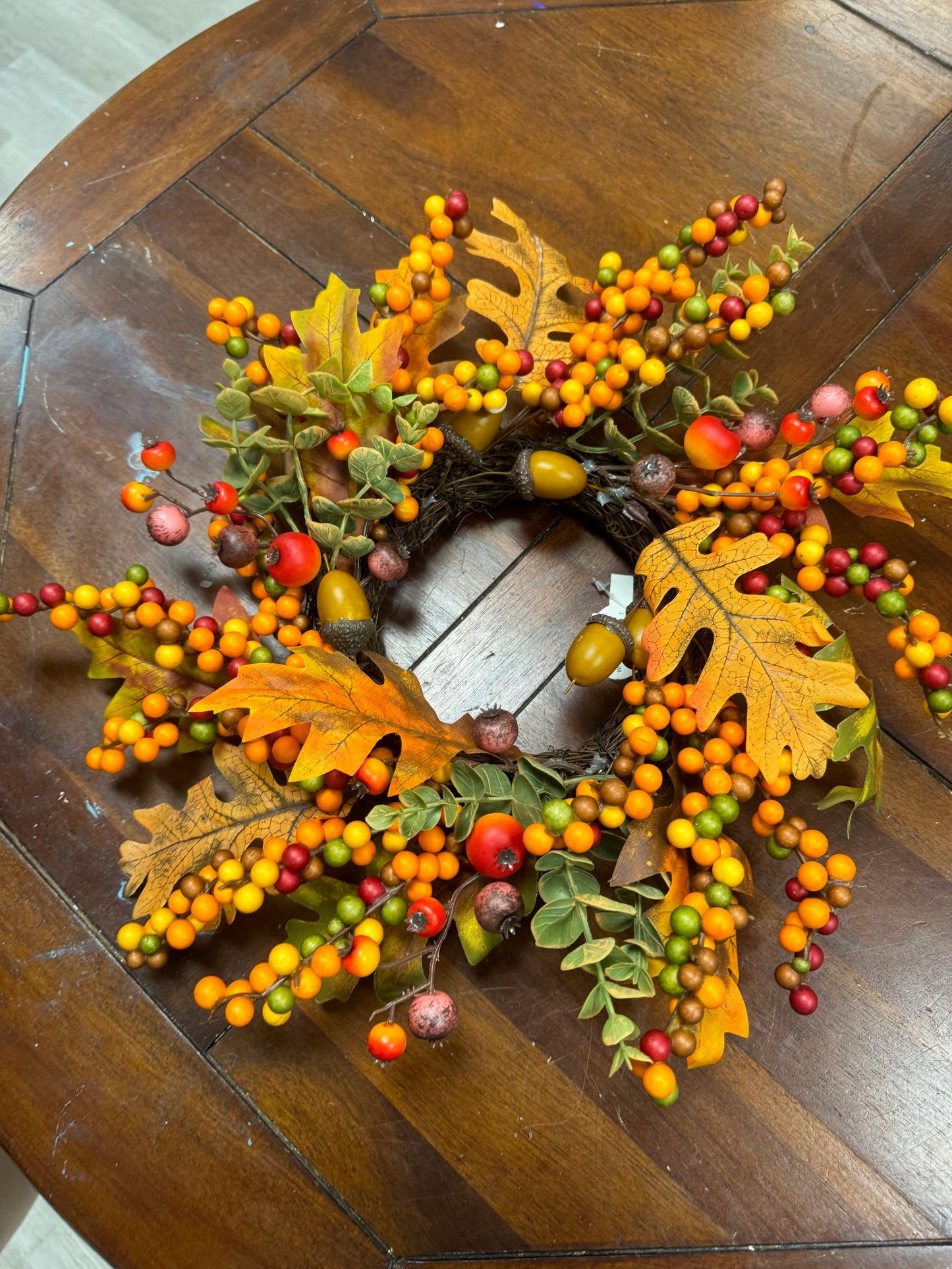 Berry oak leaf candle ring