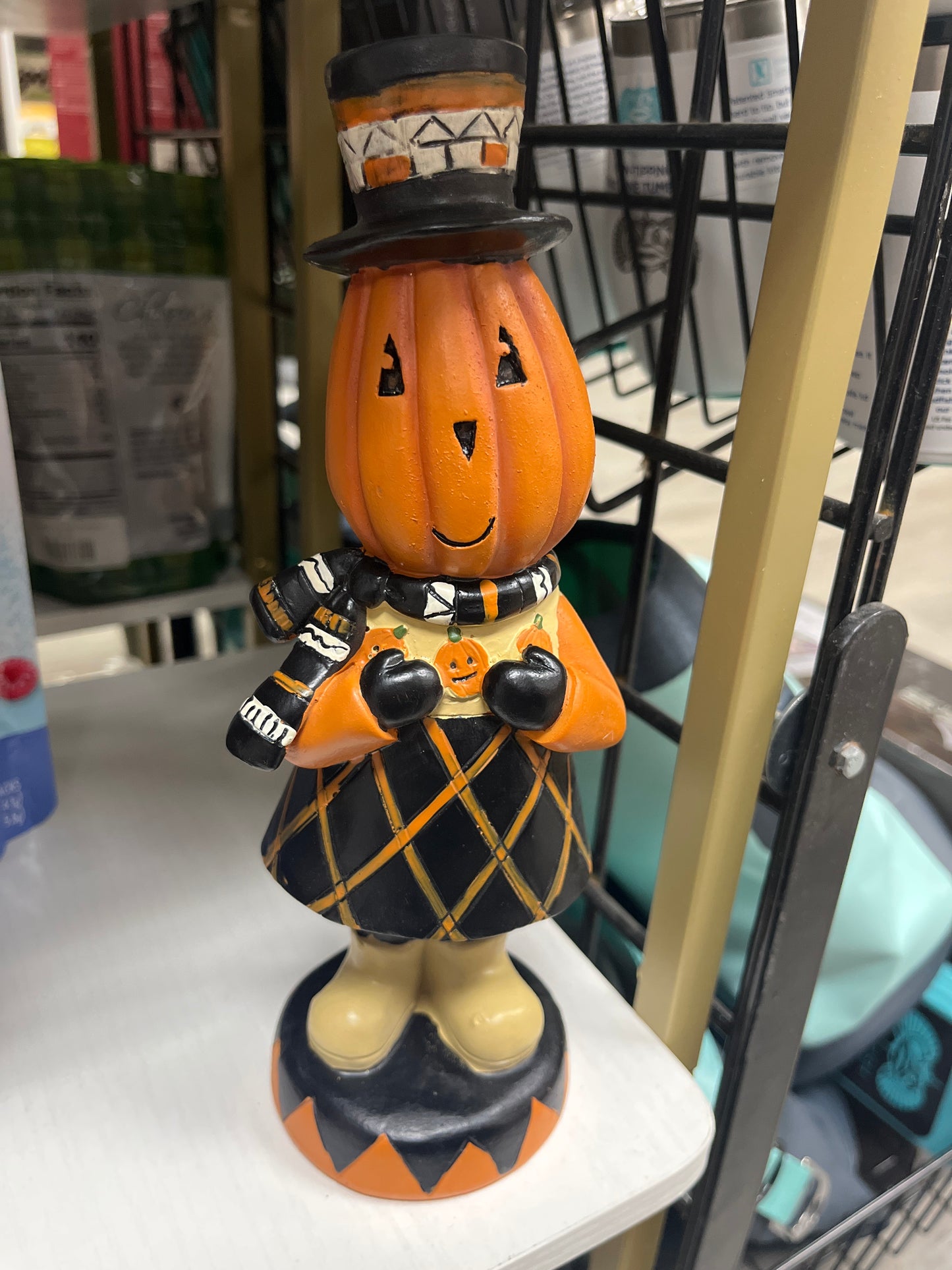 10.5" RESIN PUMPKIN MEN