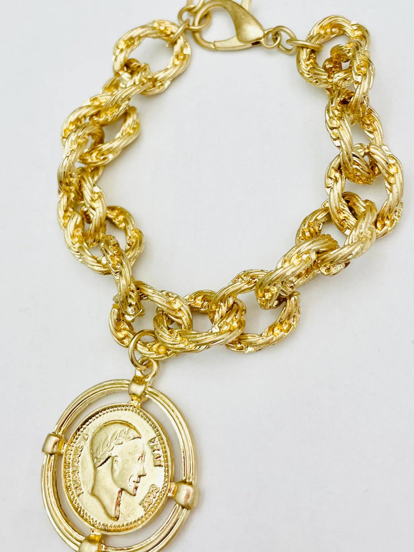 VINTAGE - Twisted Link Coin Bracelet (matte gold) BR300