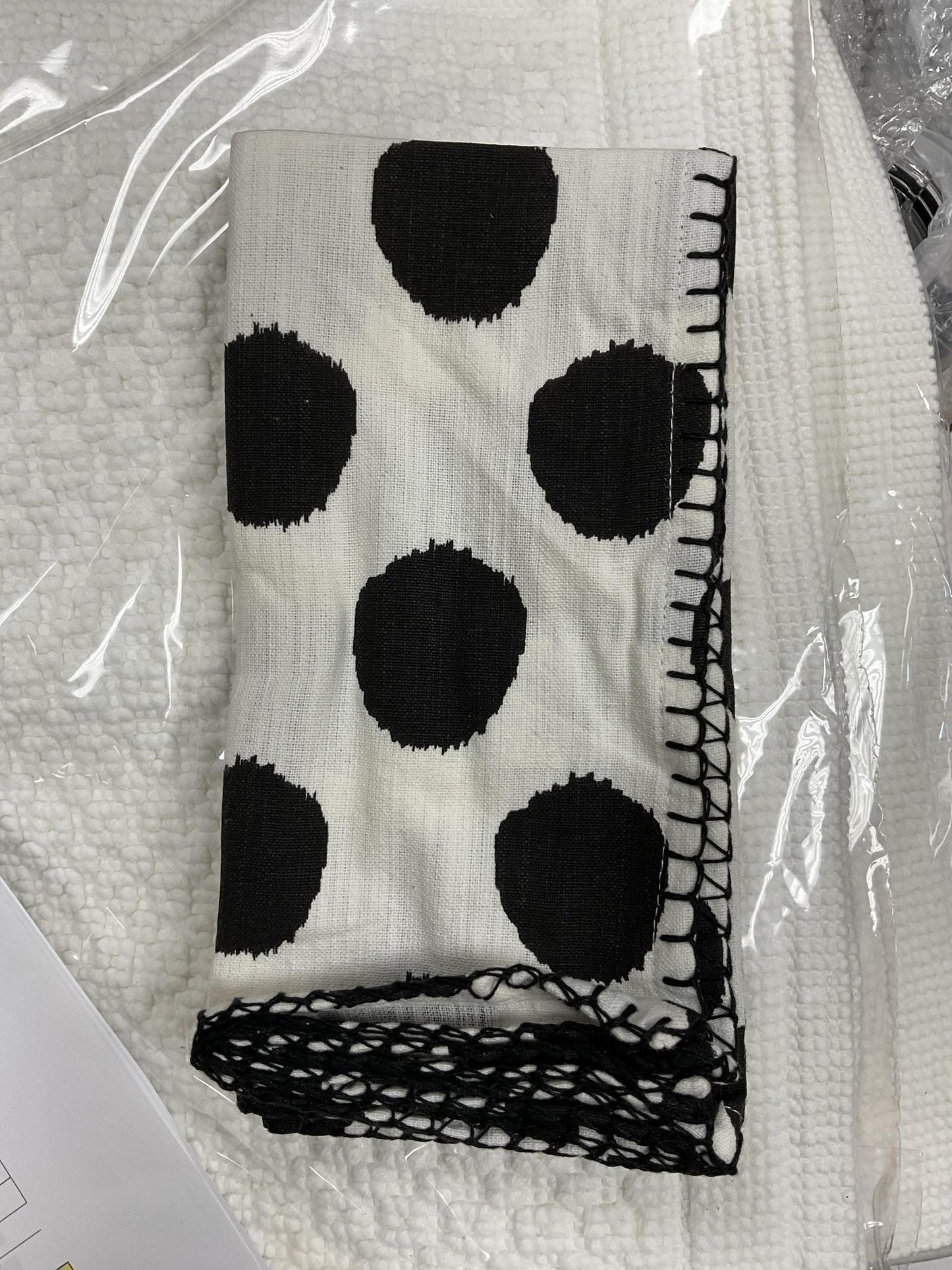 Dot onyx napkin