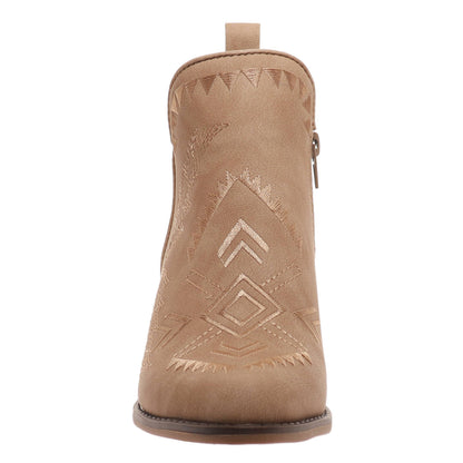Pierre Dumas Whitney in Camel