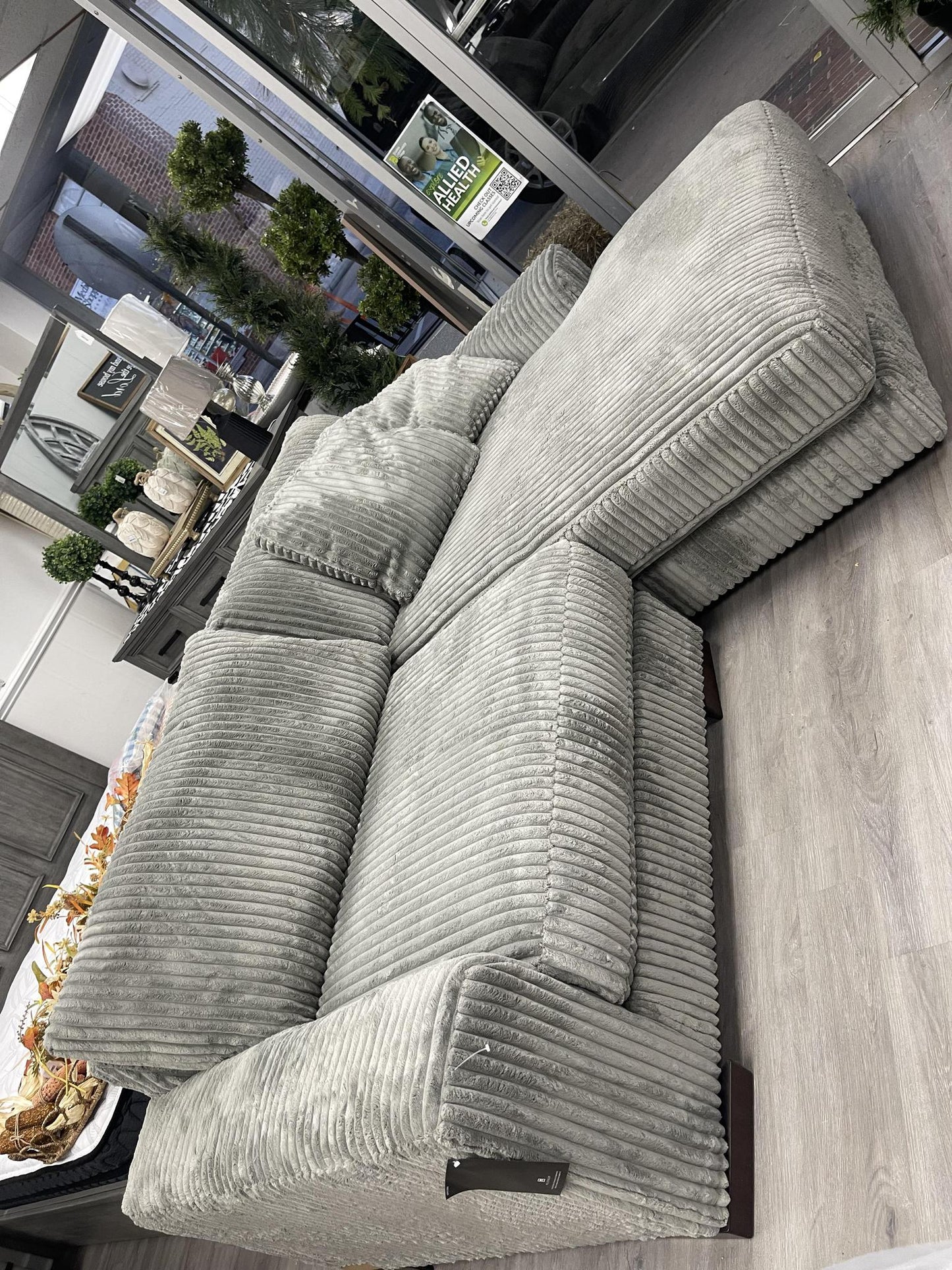 Lindyn sofa