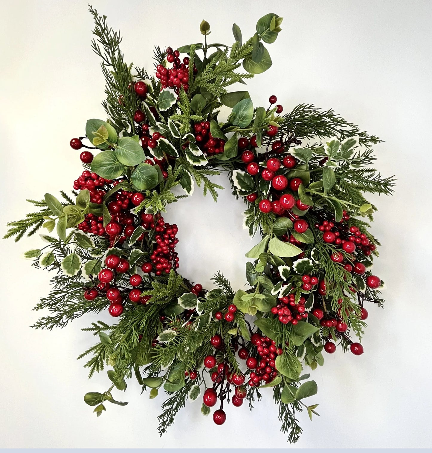 24IN BERRY PINE WREATH