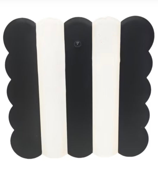Black and cream, scallop display board