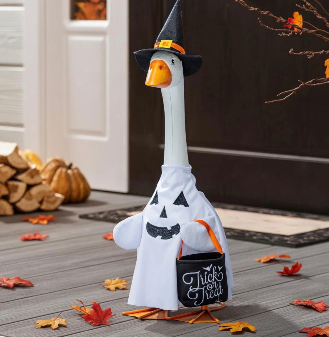 Giddy the Goose Outfit, Ghost