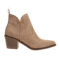 Pierre Dumas Whitney in Camel