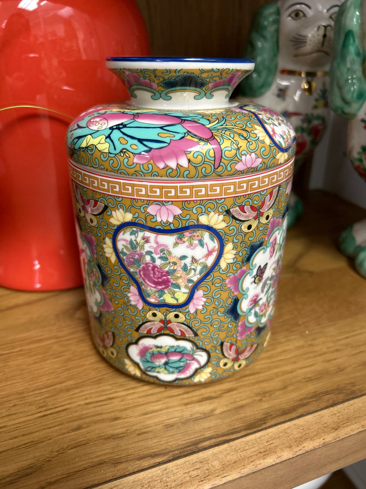 Rose canton tissue holder
