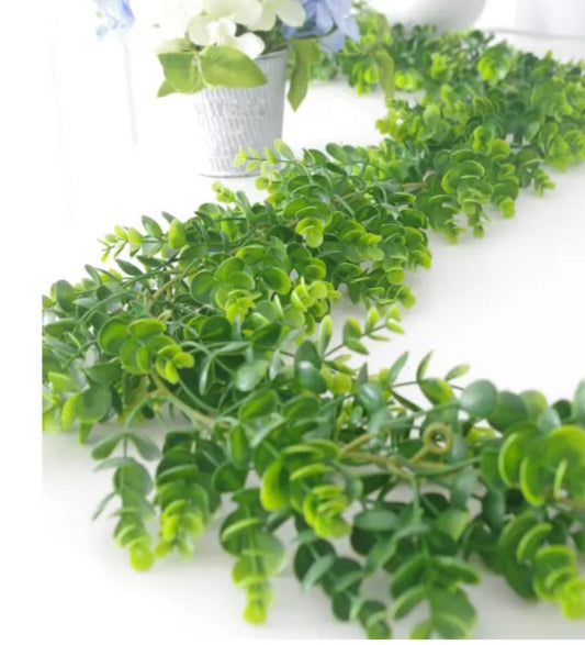 Boxwood Garland