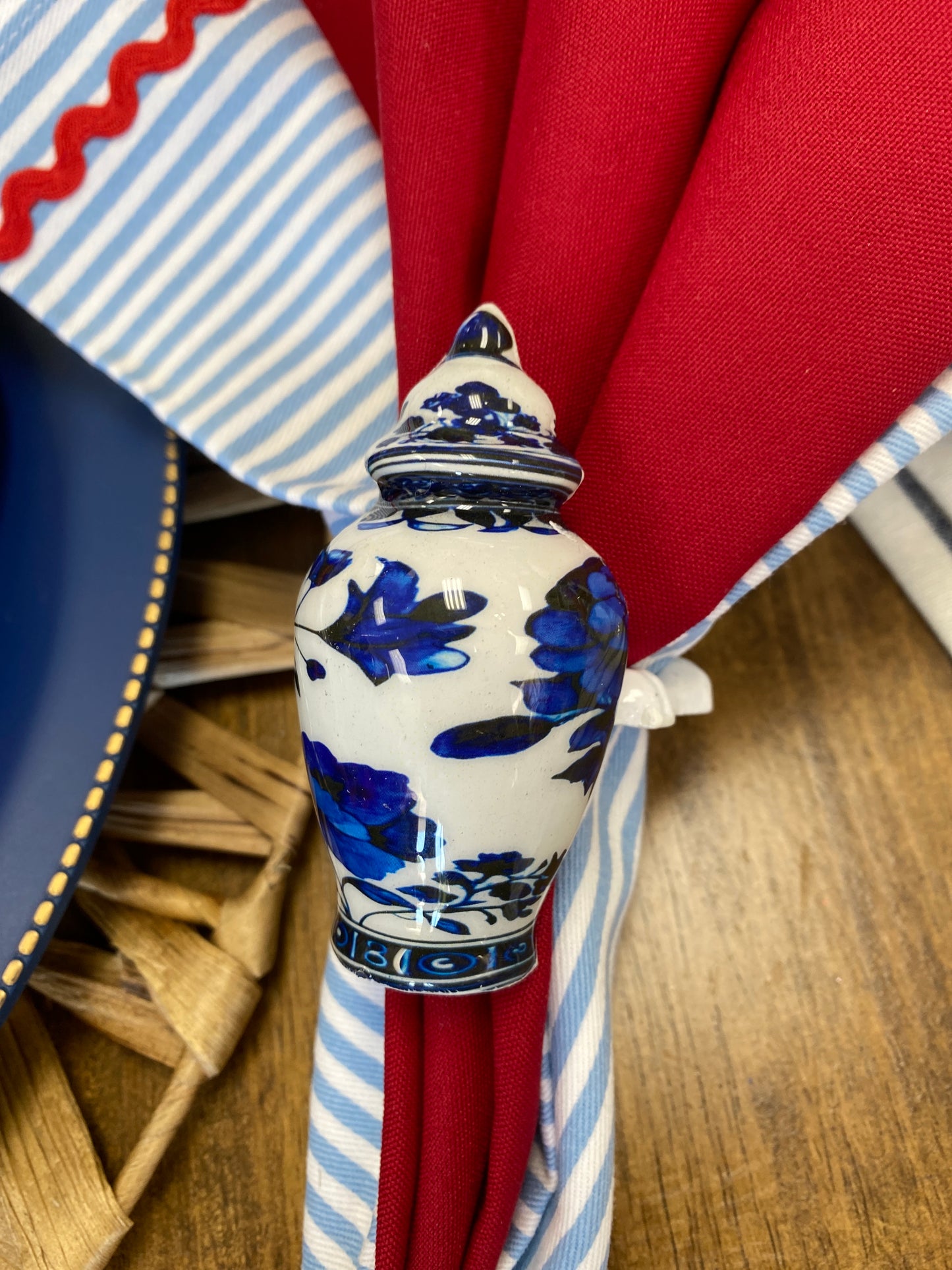 Ginger jar napkin rings