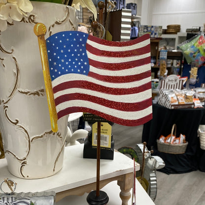 Waving flag charm