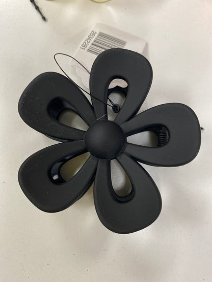 Flower hair clip