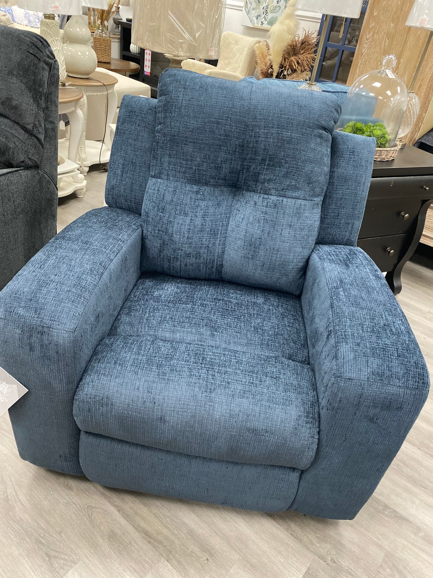 Danum zero wall recliner