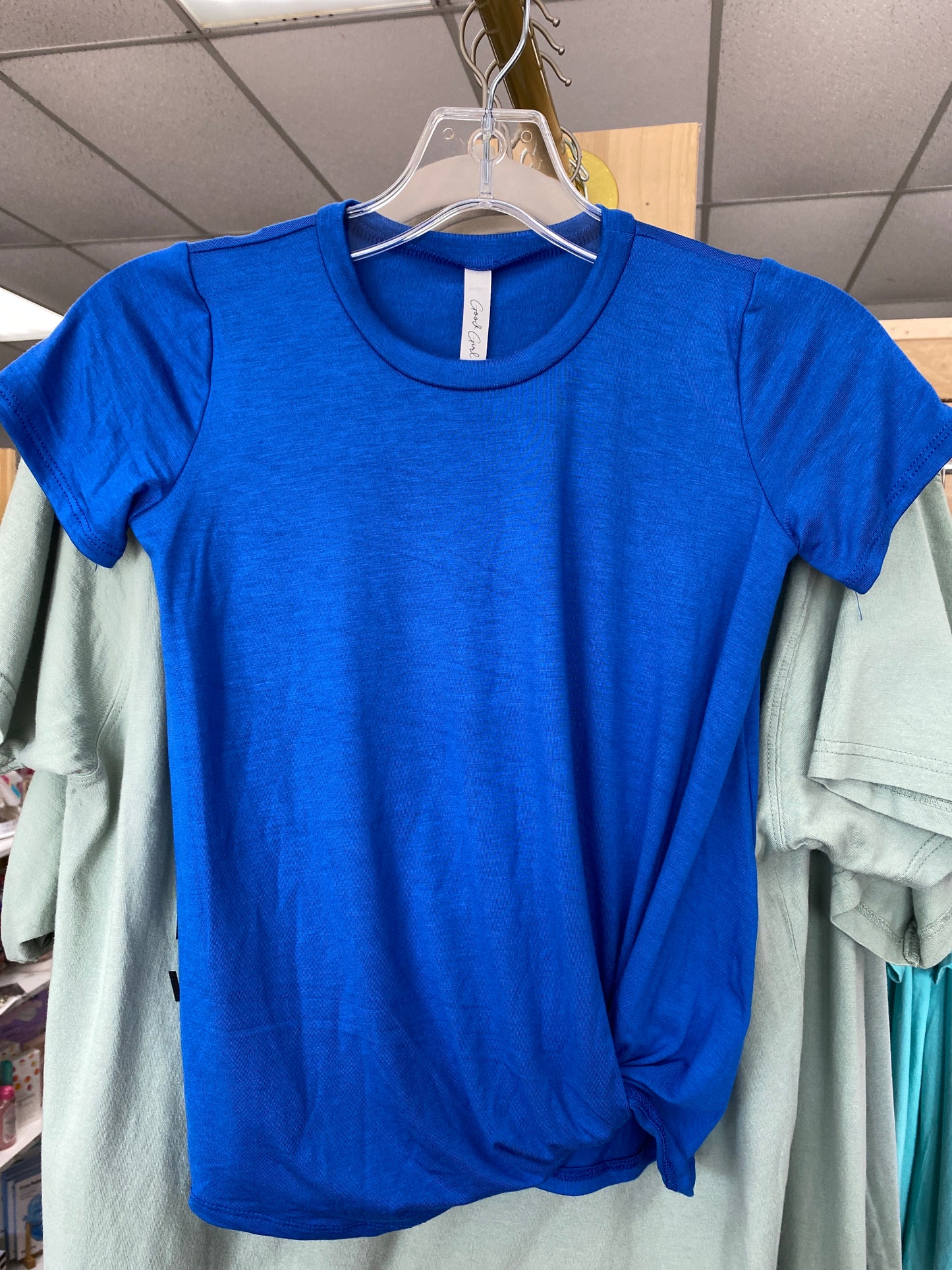 Twisted knot short sleeve t-shirt