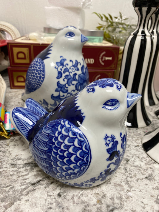 Blue & White Porcelain Floral Pattern Wing Detail Sitting B
