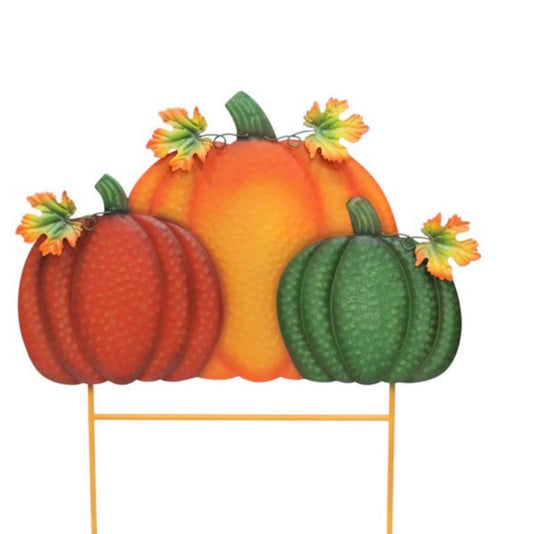 3 Pumpkins W/Leaves