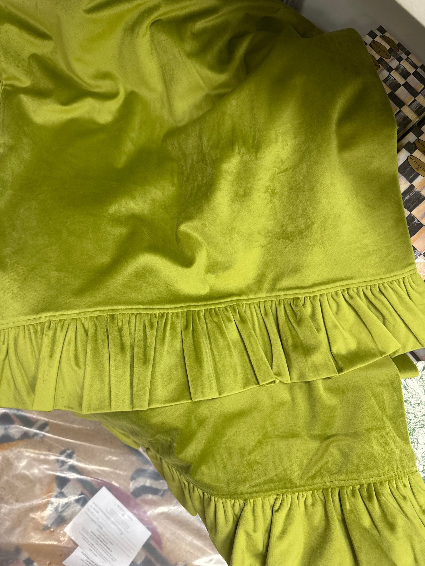 Runner With Ruffle 90" Velvet Pear