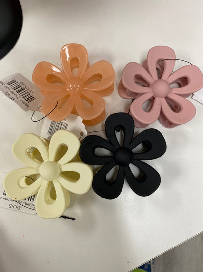 Flower hair clip